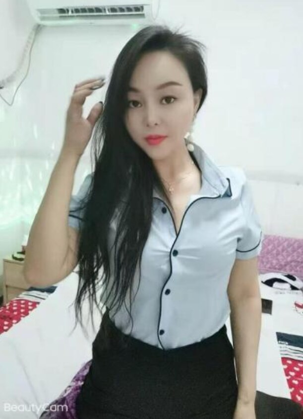可舌吻的骚妇，身材高挑，服务热情