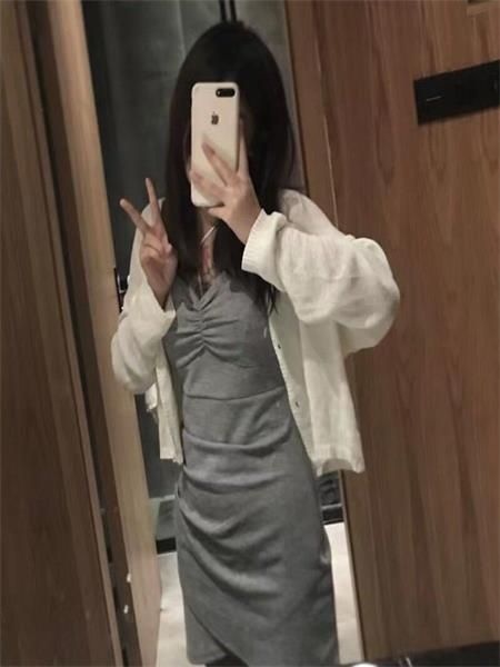 学妹嫩得很，很听话，骚得狠，后入非常棒