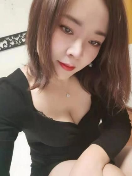 微胖小嫂子，服务好，开放尺度大