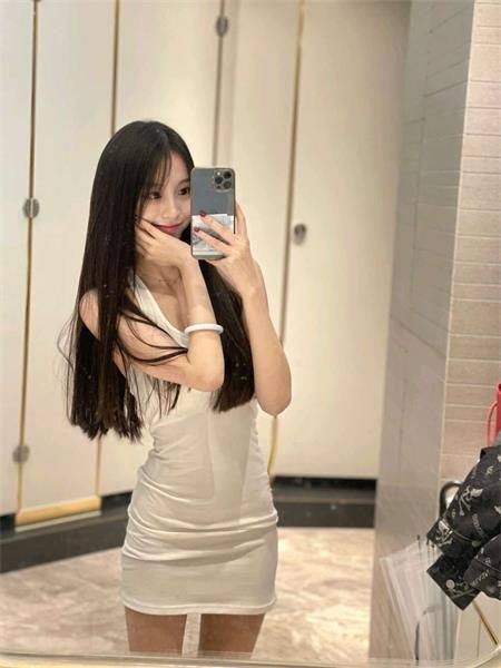 颜值御姐范，妹子大翘臀，适合后位置