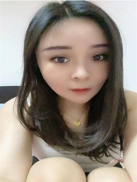 自聊自做的多情妹子，咪咪还是粉的