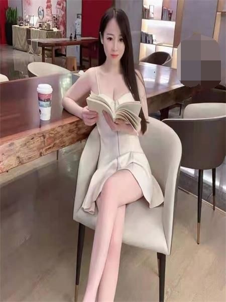 女友温柔型女神，口的舒服，下面紧