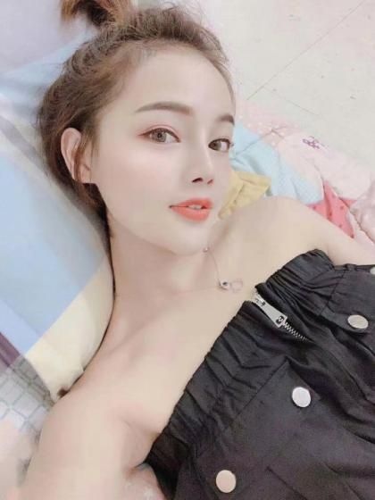 床上功夫超赞的小美女，太会夹人了