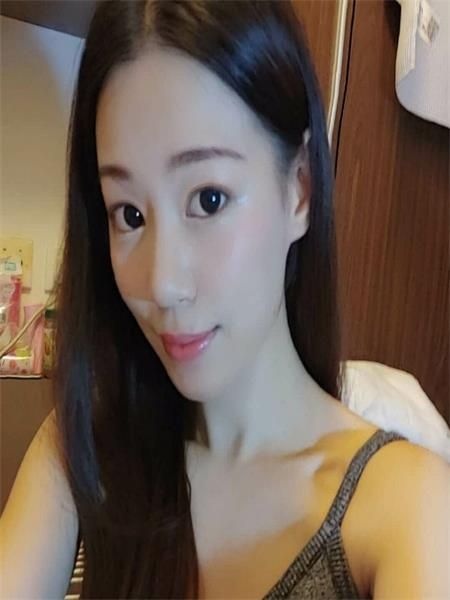 颜值还行，够风骚，性价比不错