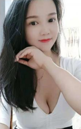 高颜值大胸妹子，服务态度没的说