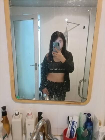 妹子声音好听，胸大，态度很好，不机车