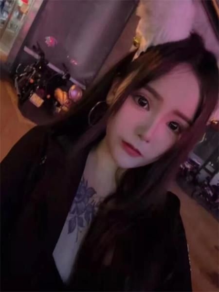 身材好,颜值不错的技术型美女