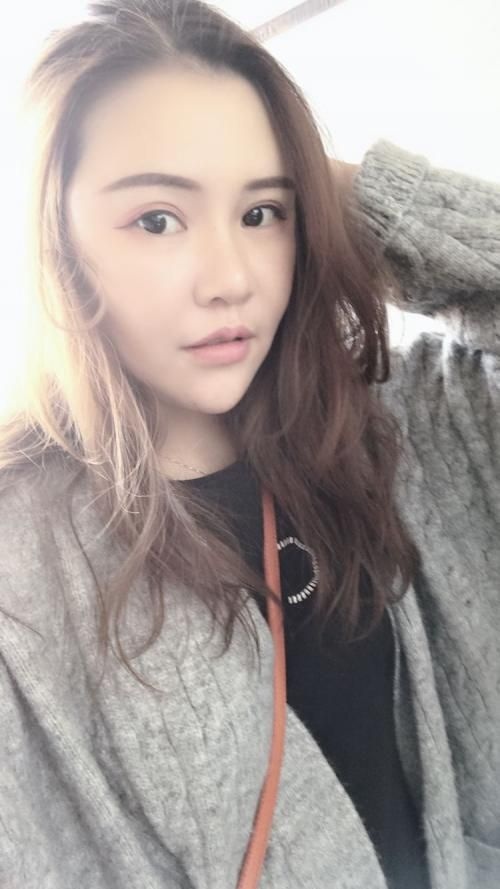 兼职轻熟女，胸又大又白，技术一流
