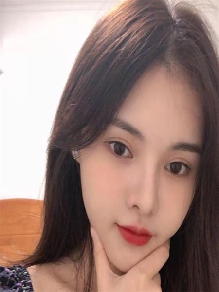 嫩嫩的妹子，值得享受一下