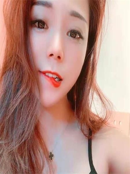 可双飞的妹子，服务好，有兴趣的可以试试