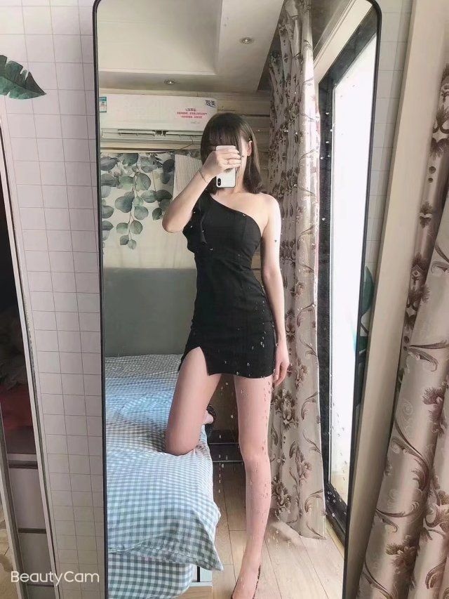 妹子身材很不错，胸很挺，服务态度好