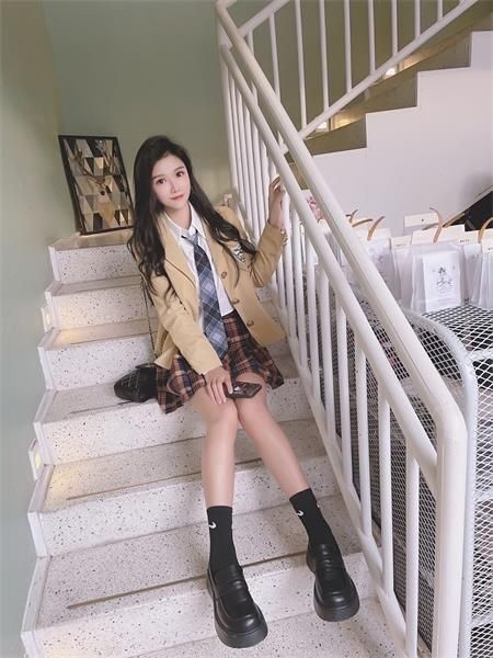 妹妹颜值不错，有小女友的味道，温柔的气息