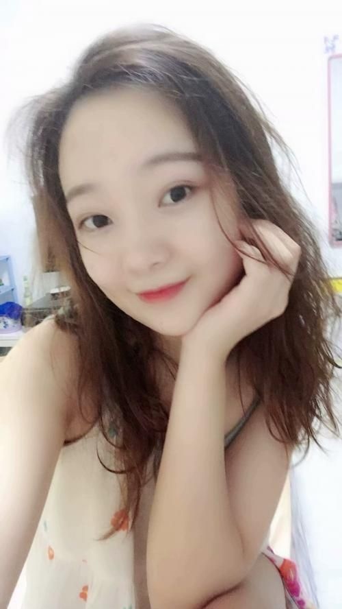 服务很多，她的骚动作很能激起男人的的欲望