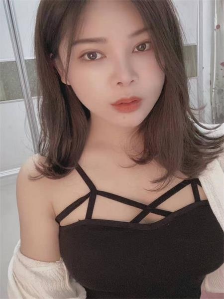 颜值还不错的气质少妇，感觉还可以