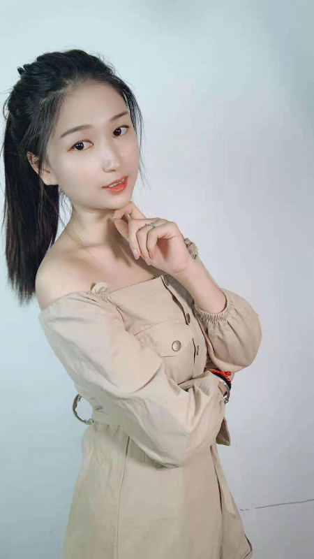 身材很好，皮肤白嫩，很骚气，性价比不错