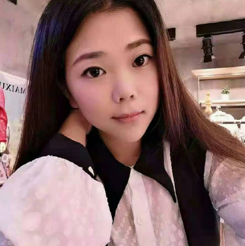 MM下面水多，姿势也很配合