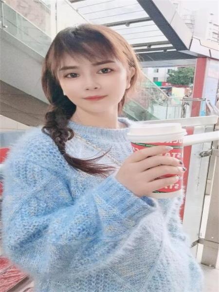 萌萌纯脸蛋，水很多，妹子口活真实