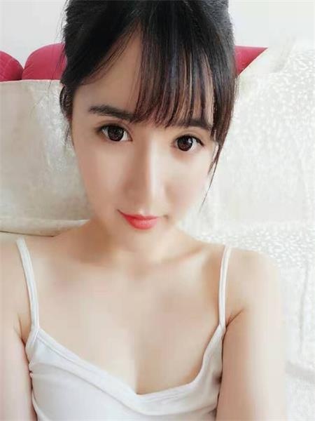 可爱小妹皮肤很滑嫩，态度特好