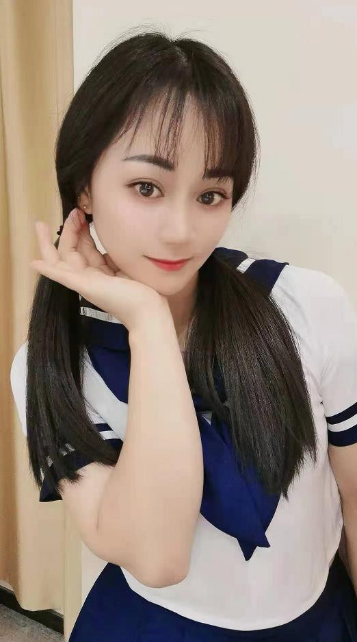 舌头灵活，还会旋转