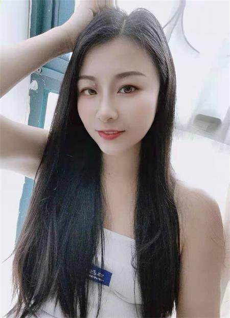会一字马的小可爱，温柔体贴惹人爱