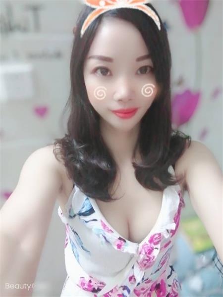 泻火非常棒的少妇，会深喉，很爽