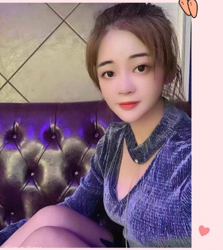 娇小的高颜值美女，可以抱起来输出