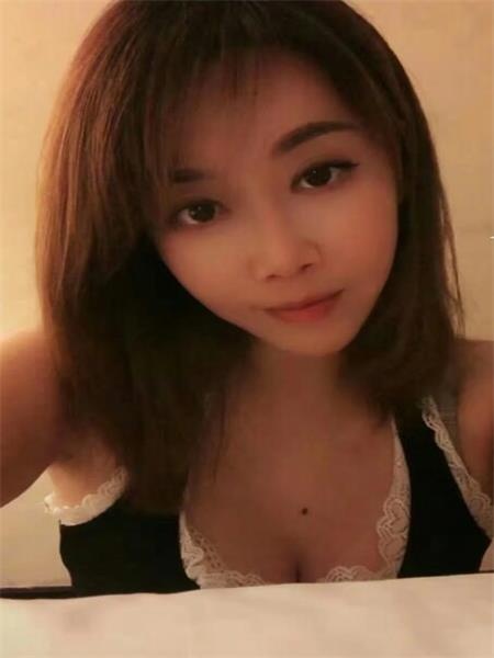 小姐姐下面紧致，又浅，非常棒的体验