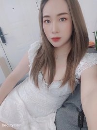 风骚妖媚的少妇，服务不错，有制服诱惑