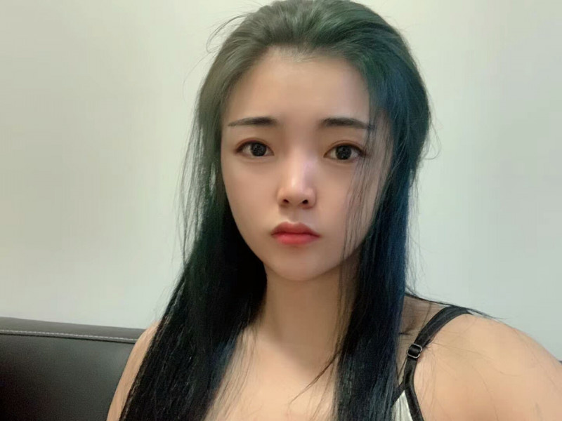 极品小嫩妹，身材火辣，淫语连连