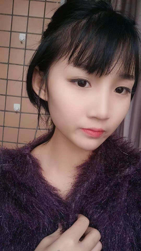刚下海的小嫩妹，还有点羞涩，有待调教