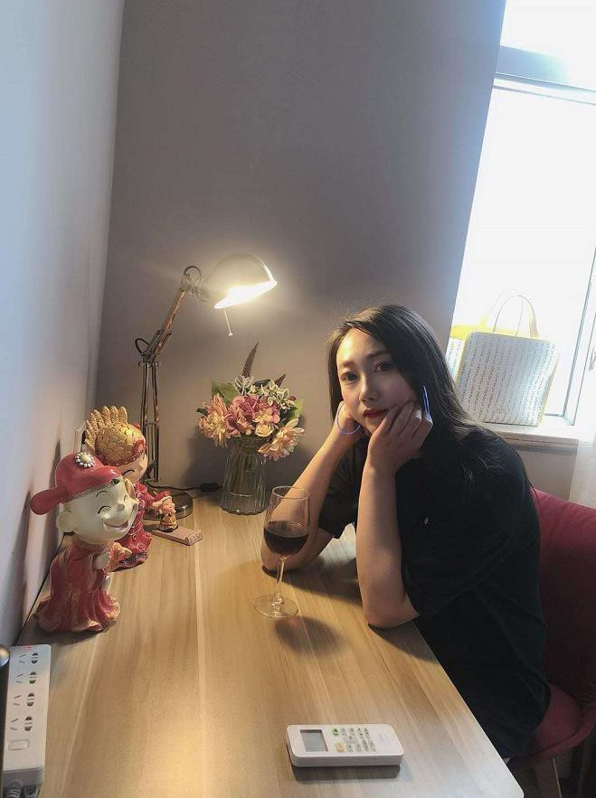 轻熟气质美女，态度好，很温柔