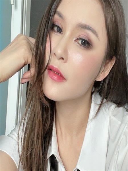 小极品少妇，服务很满意，爽歪歪