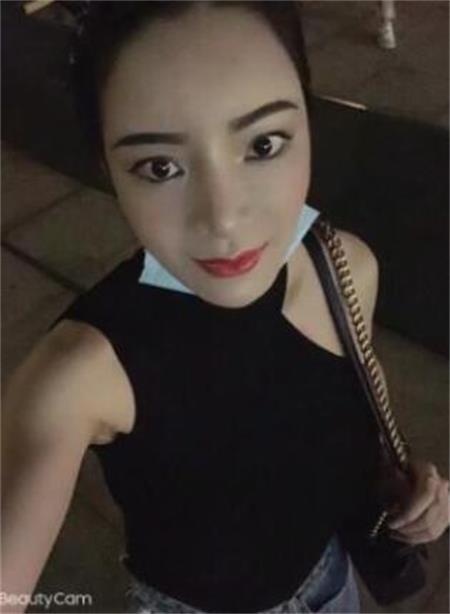 漂亮初心小姐姐，身材苗条，皮肤紧致，服务也好