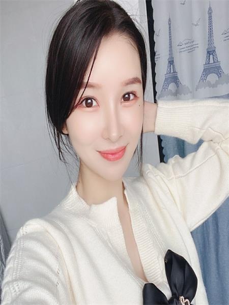可甜可盐的妹子，性感火辣，真实小极品