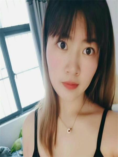 颜值很甜美，身材前凸后翘，服务态度好