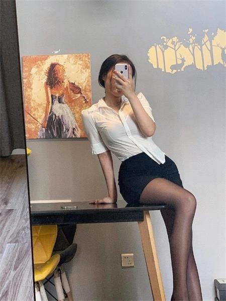 妹子水多，下面紧致，体验爽歪歪