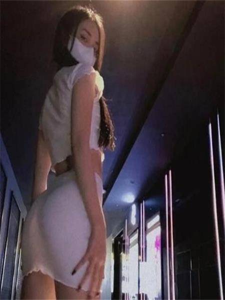 身材火辣的性感御姐，服务过程刺激，服务都有