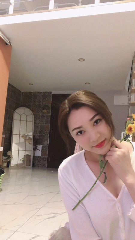 长得很漂亮的妹子，服务很好，反食过好几次了