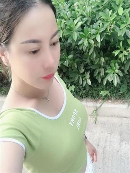 热情奔放的御姐，还有丝袜诱惑，很爽