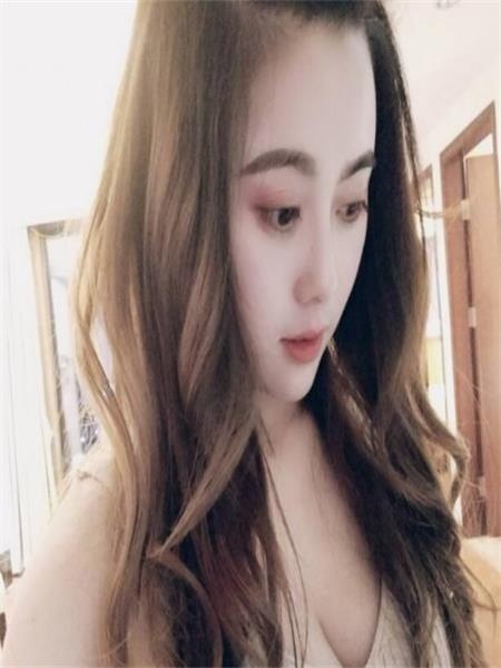 甜美的性感美女，服务过程爽，亲自体验