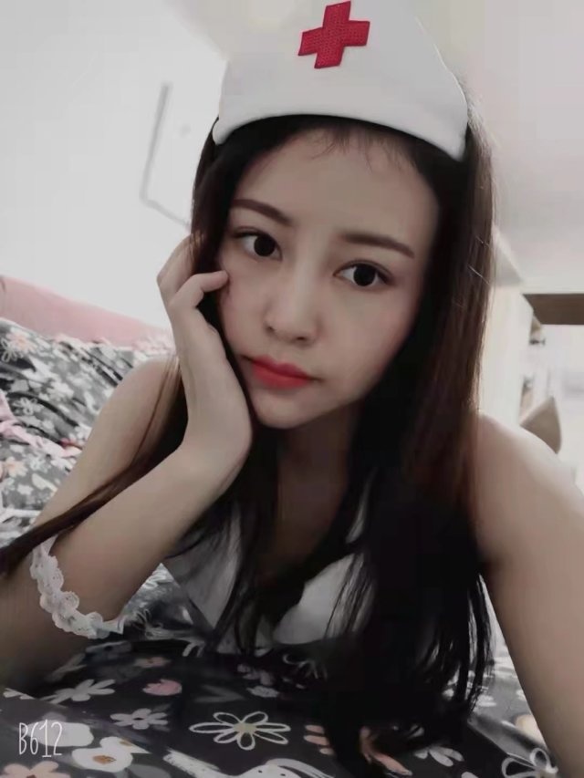 气质小姐姐，三点粉嫩，水很多