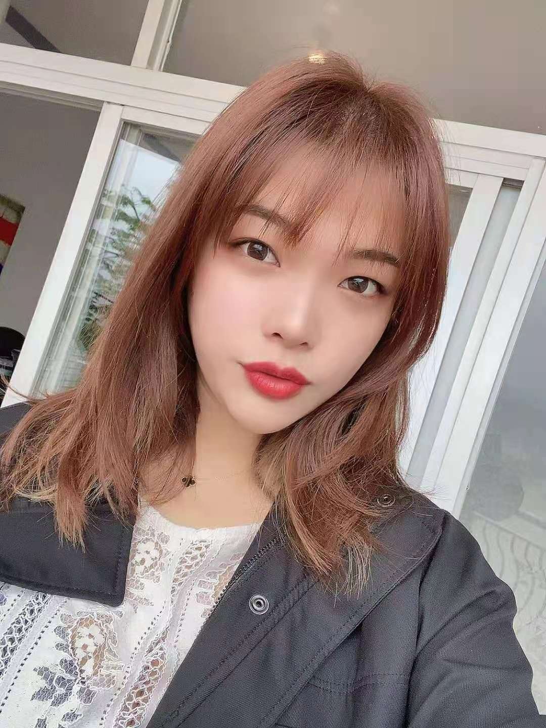 妹子挺可爱的，身材娇小，值得一试