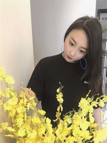 清纯的珊珊，会舌吻，喜欢的自己体验
