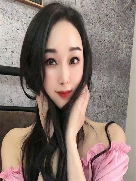 欲望爆棚的御姐，配合度高，下面又紧又湿