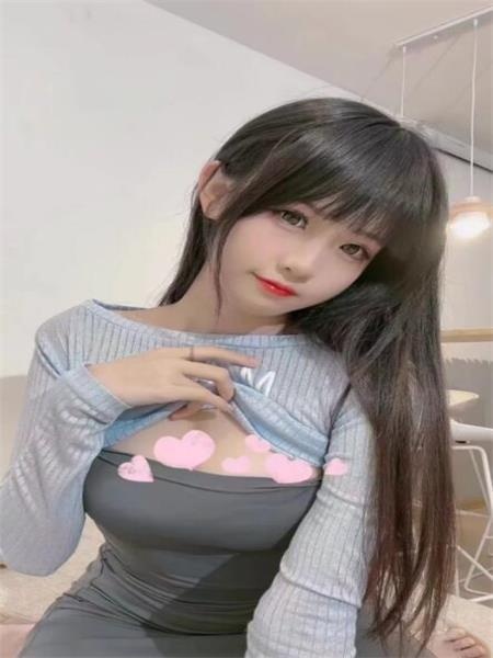 年轻小萝莉，非常可爱，重点是嫩 