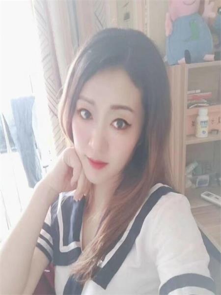 妹子长的还行，身材还不错，添的很舒服
