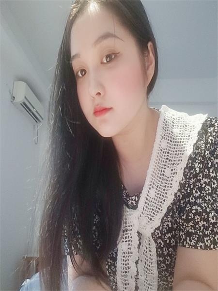 性价比高，服务还行，有点娃娃音，值得体验