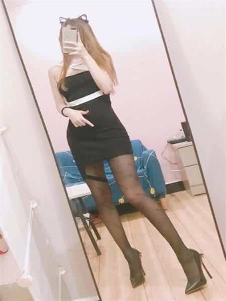 极品妹子服务型，制服，长腿可以尝试