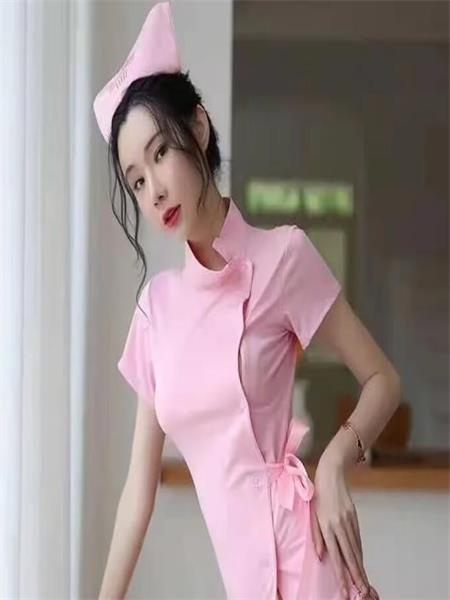 情趣服务非常爽的妹子，玩的很奔放，超值