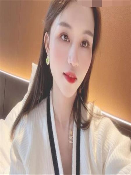 叫声真实，很敏感的妹子